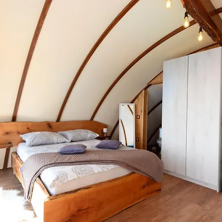 Glamping Bellamia Luxury tent Martina